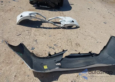 2017 Toyota Corolla Le z USA, uszkodzony, nr VIN 5YFBURHE7HP577935